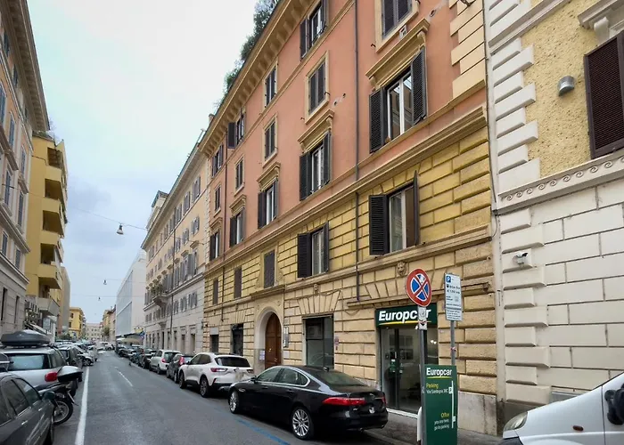 The Rent - Three-bedroom Near Borghese